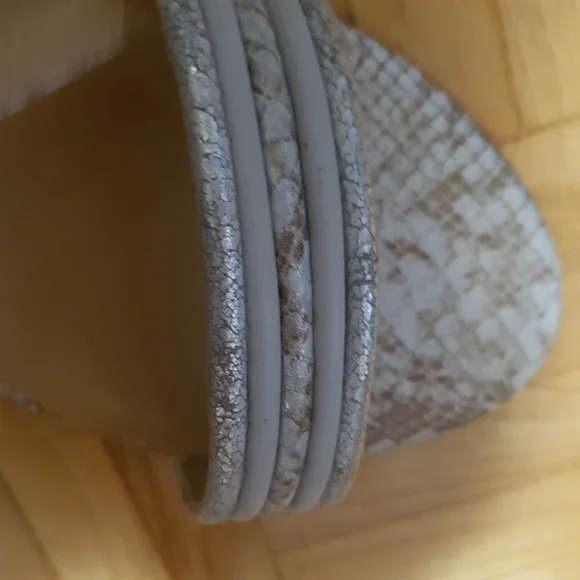 Open -Toe Wedge - Picture 2 of 5